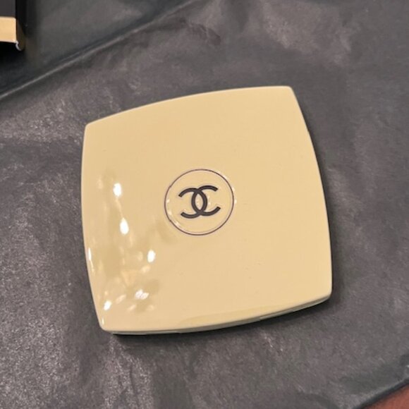 NEW CHANEL DOUBLE FACETTE MIRROR LIMITED EDITION COLOR 129 OVNI - Picture 2 of 4